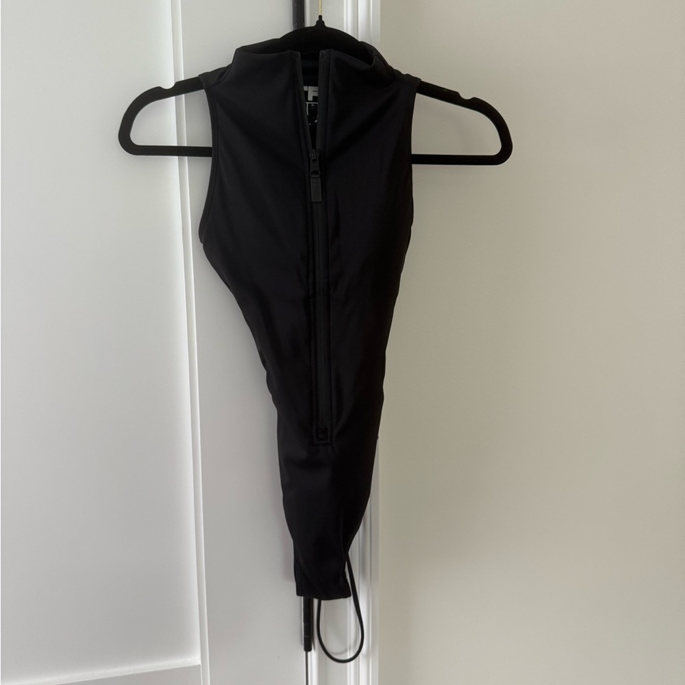 Ta3 Black Zipper One-Piece Swimsuit Sleeveless Surfy - Picture 3 of 5